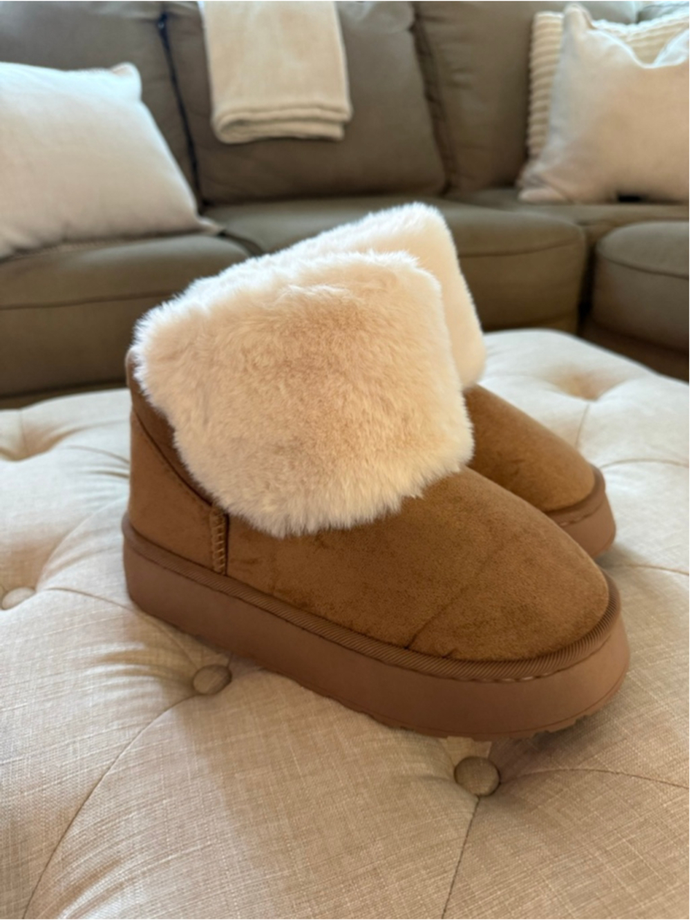 Women's ROCKDOVE Brown Beige Faux Fur Slippers US 7